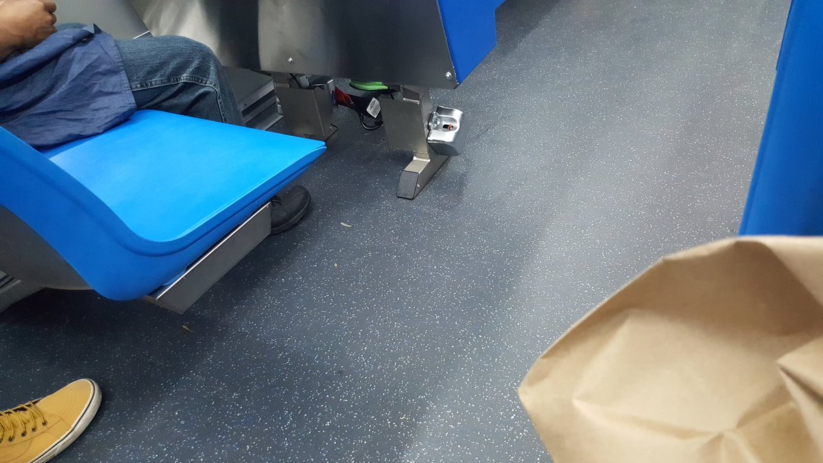 312Land's tweet photo. Nice new non-urine-keeper seats on this Belmont 77 #ctaBus!
@cta #CTA #PublicTransportation #ChicagoBus https://t.co/OMiaQlfLxN