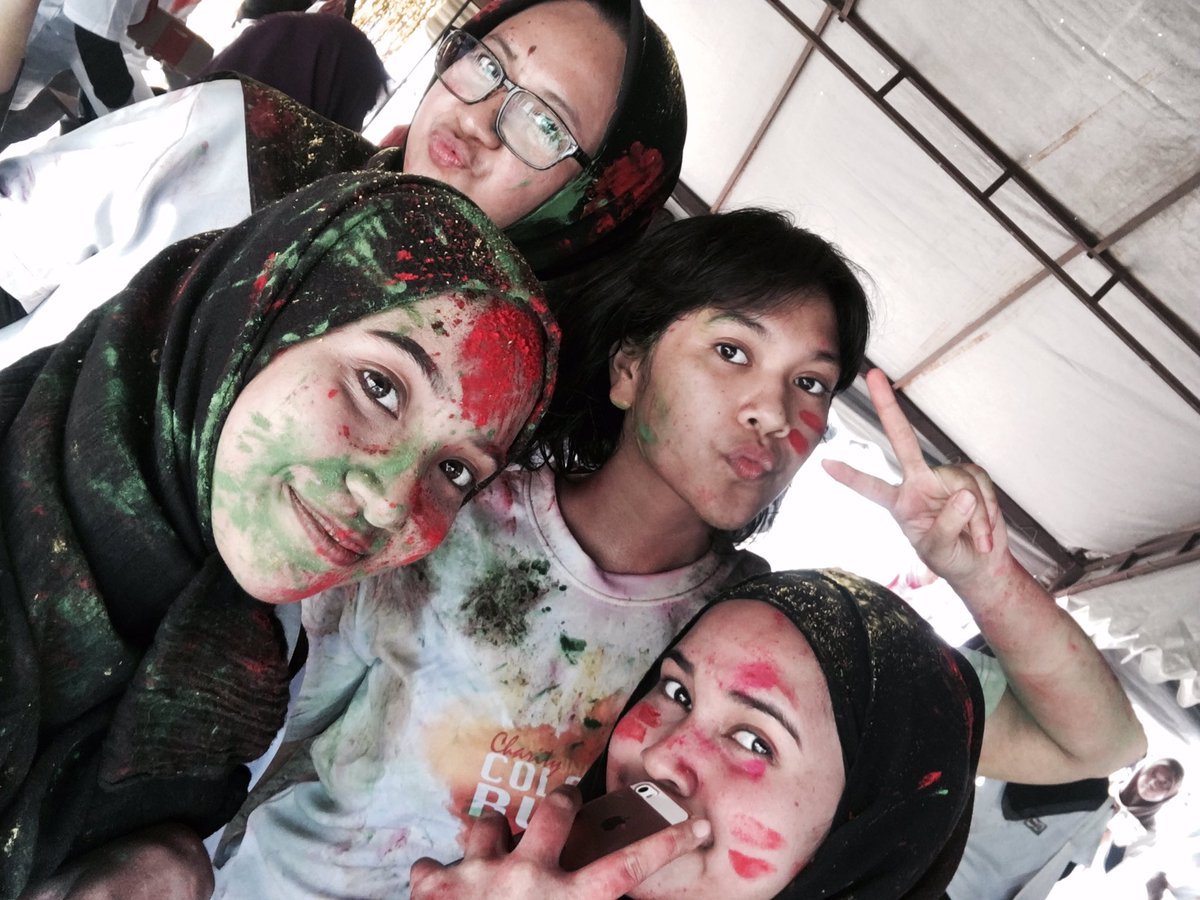 Anmzln's tweet photo. part 2 #unitencolorrun #mencarijodoh https://t.co/6Su4gtIfvQ