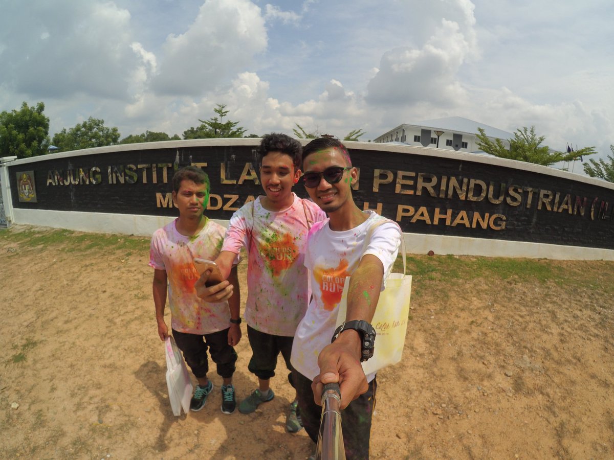 amir008's tweet photo. Thanks for a great events #unitencolorrun #colourrun #kshah #2016 https://t.co/P5pH8WnXQp