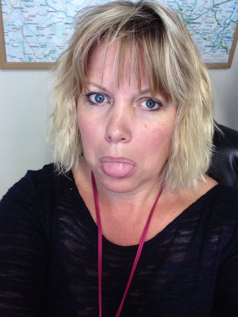 Stentons's tweet photo. Day at the office #selfie !! #mommastyle https://t.co/BpoOiWYaSG
