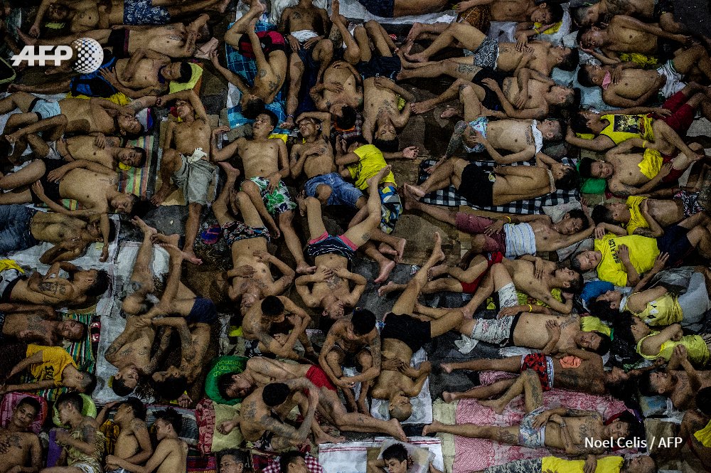 AFPphoto's tweet photo. #Philippines 3/3 - The Quezon City jail in Manila #AFP Photo by @herime23 https://t.co/L0aiknqzJG