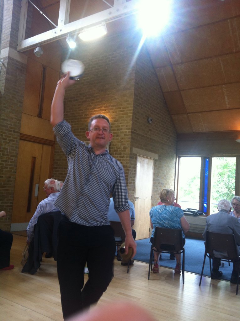 ComActMK's tweet photo. Talking & Sharing :) #WeavingTrust @CitizensMK #miltonkeynes #downsbarn https://t.co/1Ds3AS2RQa