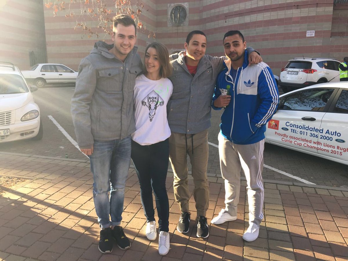 BOKJOL_ZA's tweet photo. Grab a #BOKJOL2016 flyer around Emirates Airline Park today for a chance to WIN tickets! #SuperRugby https://t.co/WGaje8TTHb