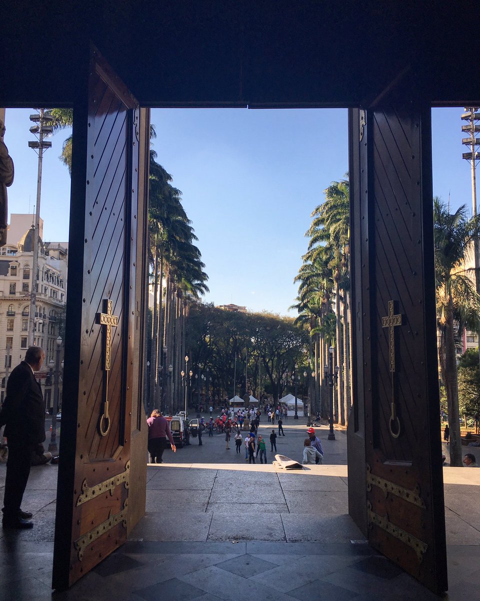 RachelChang's tweet photo. Gateway to #SaoPaulo. 🇧🇷 #saopaulocathedral #saopaulo #brazil #brargentinatrip #travel https://t.co/veeOZdjF9I https://t.co/0NZexWjpob