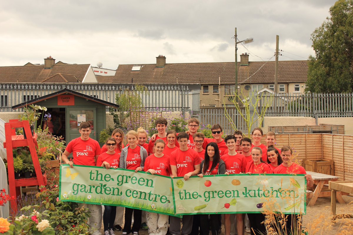 WALK_IRL's tweet photo. Huge thanks to the team of #PwCSummer16 interns who worked so hard for the day @greenkitchendub #socent #buysocial https://t.co/DZgk8Zrwji