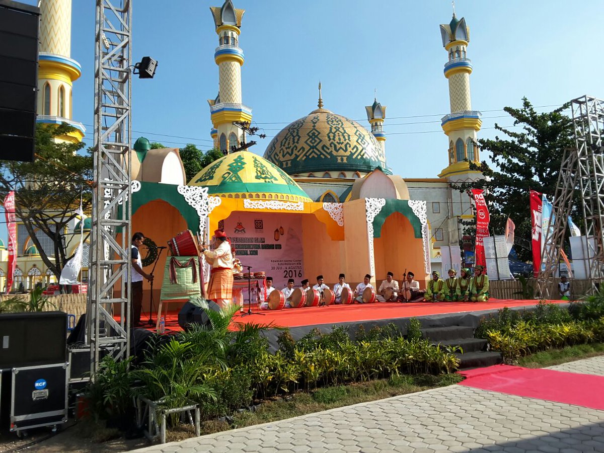 Kemenag_RI's tweet photo. Pembukaan Pameran Peradaban Islam dalam rangka #MTQLombok https://t.co/LKIXgcDUPj