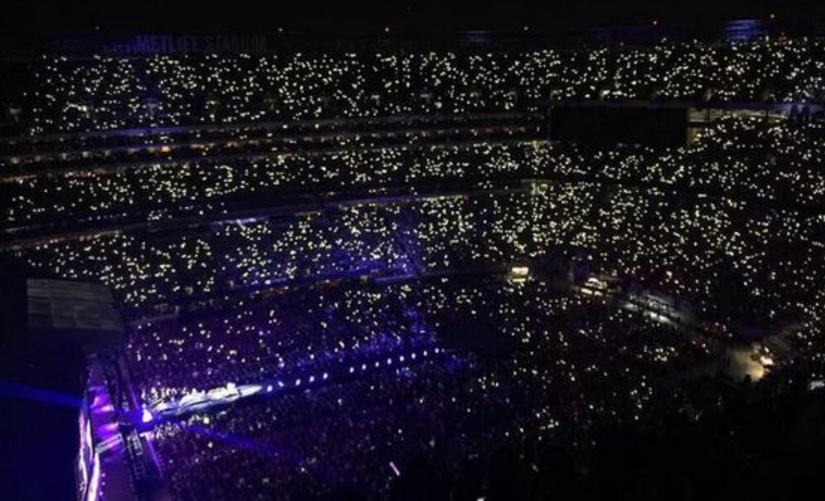 1DFamParadise's tweet image. We are Directioners
We fight together
We cry together
We laugh together
We stay together

#KCAMexico #OneDirection