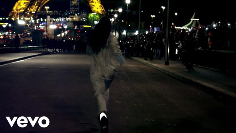 2kmusic's tweet photo. Rihanna – Goodnight Gotham https://t.co/KRAt64esfY #Rihanna https://t.co/gUMqYdAZTB