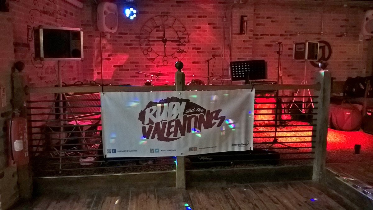 RoyalValentines's tweet photo. @pottersnewport #gig #funtime2016 #localmusic #southwales #Newport https://t.co/4RrsQNK9ii