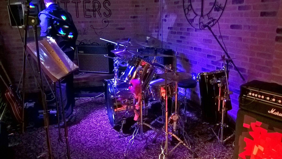 RoyalValentines's tweet photo. @pottersnewport #gig #funtime2016 #localmusic #southwales #Newport https://t.co/4RrsQNK9ii