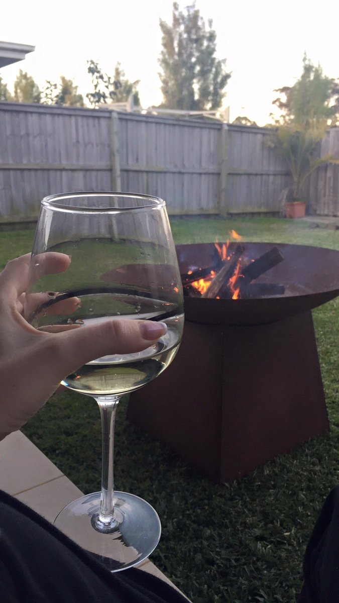 jl_ferns's tweet photo. Enjoying a nice glass of  @Brokenwood with @darrenferns  by the fire #perfectsaturdaynight https://t.co/aQTXDR5x7A