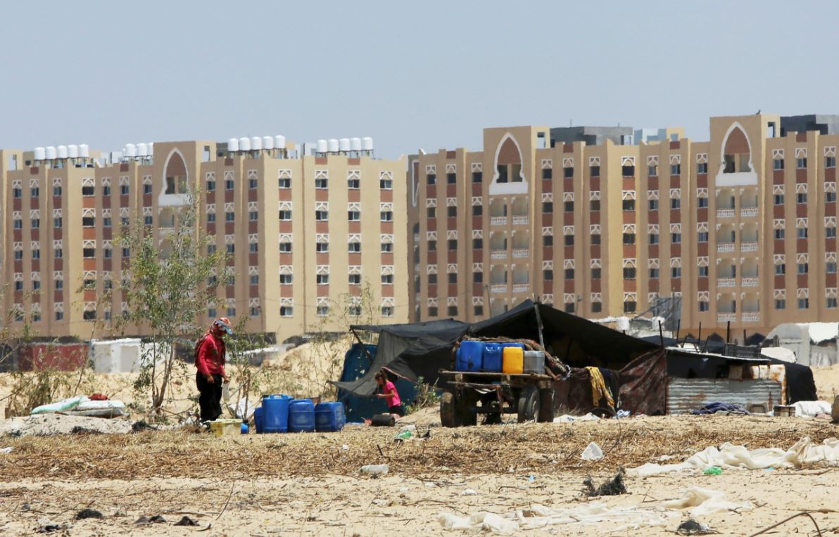 Gaza's Hamas hands out plots of land to civil servants loyal to the Islamic militant group abcn.ws/2aE7W8y