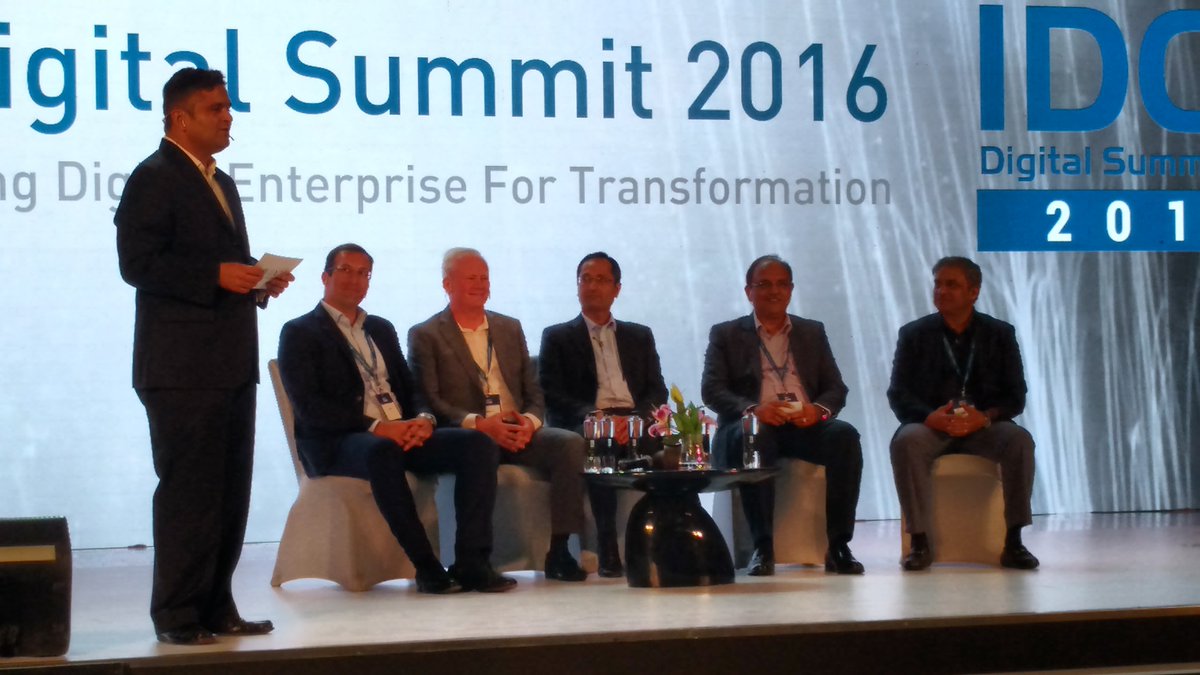 Wrapping up #IDCDigital with a Power Panel.  <a href="/IDCInsights/">IDC Insights</a> <a href="/RobertEParker/">Robert Parker</a> and <a href="/ivanoortis/">Ivano Ortis</a> on the leadership panel