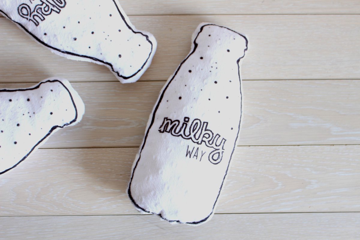 Les nouveautés de la #collection2017 sont disponibles !
Bouteille de lait #minky - 14.90€  hello-romeo.com