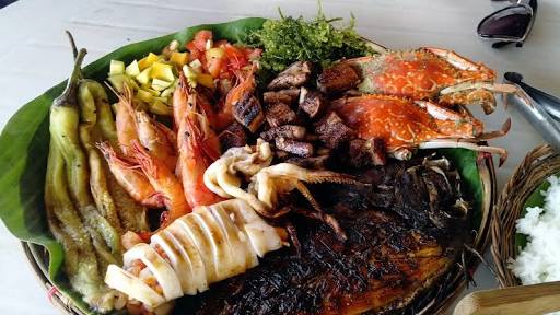 The barkada will surely love this full packed meal!!! Enjoy!@crunchybelly <a href="/Tiendesitasph/">Tiendesitas</a>