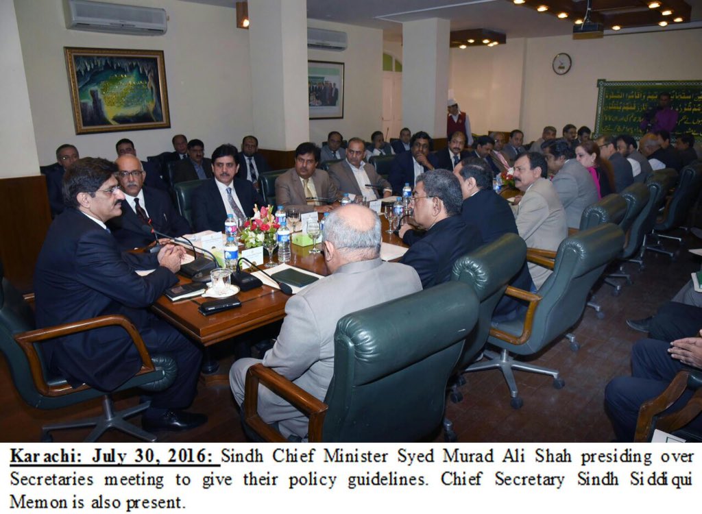 buriroGM's tweet image. CM Sindh, Syed Murad Ali Shah holding his 1st meeting with Chief Secretary &amp;amp; all secretaries #GOS #PolicyGuidelines