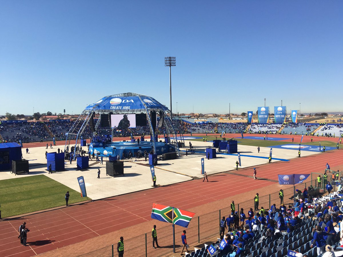 dailyxpress_'s tweet photo. Live entertainment at the #DAFinalRally https://t.co/lAKSP7ZcnQ