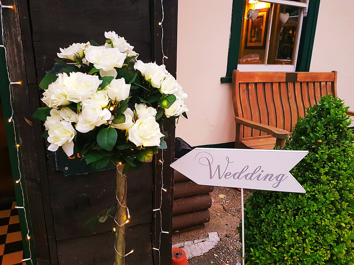 CupsLoveSaucers's tweet photo. This is the lovely entrance created for Vicki and Rich's wedding yesterday. All available to hire from us! https://t.co/4HmMN2U0sL