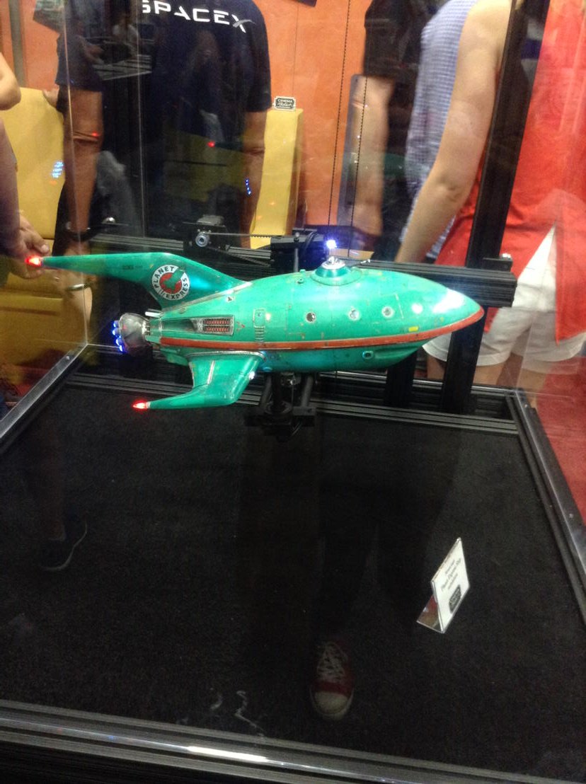pips300's tweet photo. The #PlanetExpressShip! #PlanetExpress #Fanorama #Futurama #fanfilm #SDCC #spaceship https://t.co/LMyjymxwkd