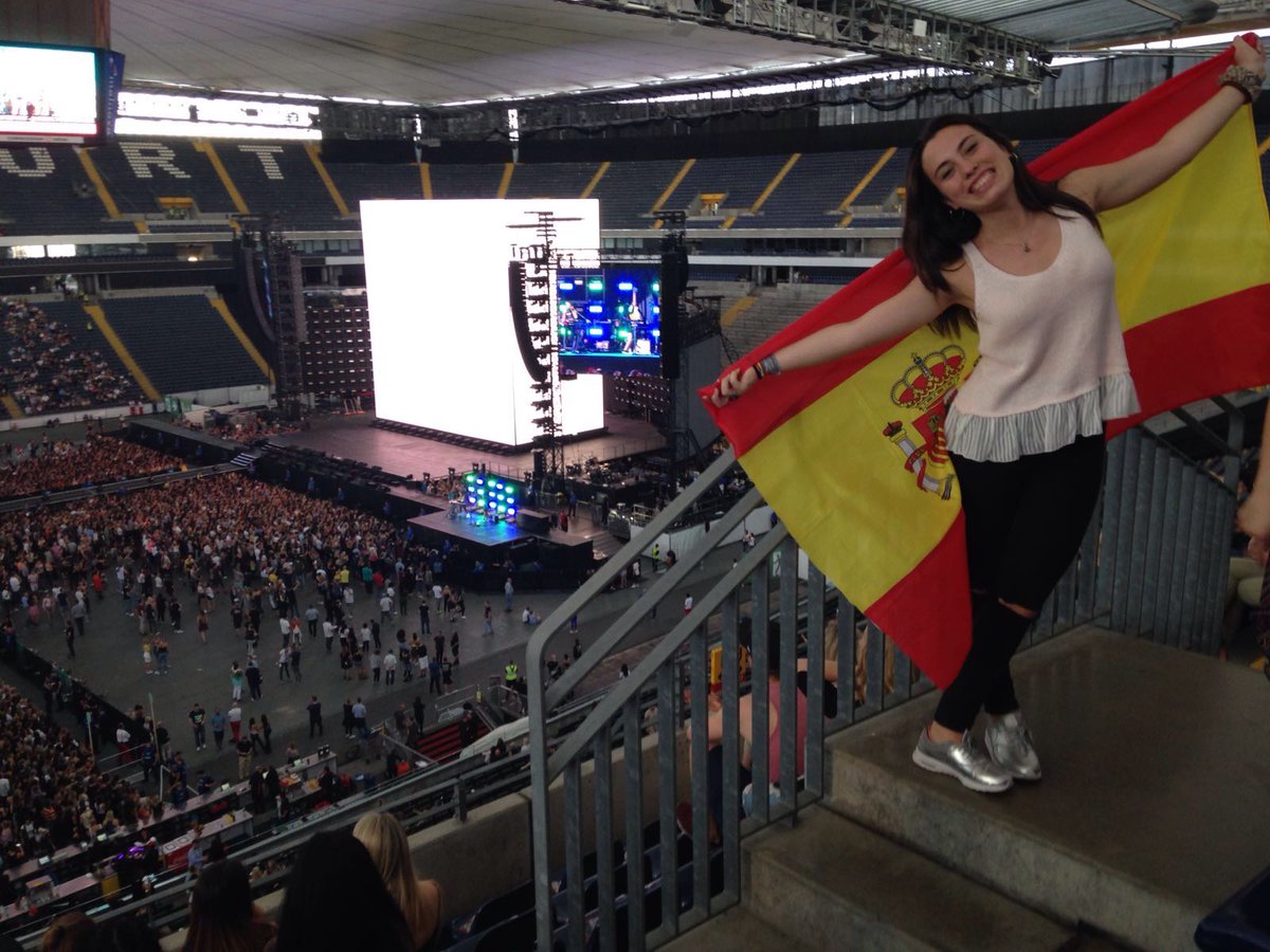 CarlotaDueas's tweet photo. Ayer en el concierto de @Beyonce 😊 #SueñoCumplido #Frankfurt #FormationWorldTour @BeyonceSpain https://t.co/X9MUzfxi9b