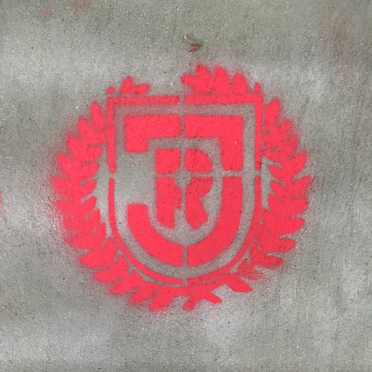 HinterDerLinie's tweet photo. @DFB_3Liga Action mit @SSVJAHN ⚽️💪🏻 #graffiti #ssvjahnregensburg #regensburg #3Liga https://t.co/WFUD6PWhub