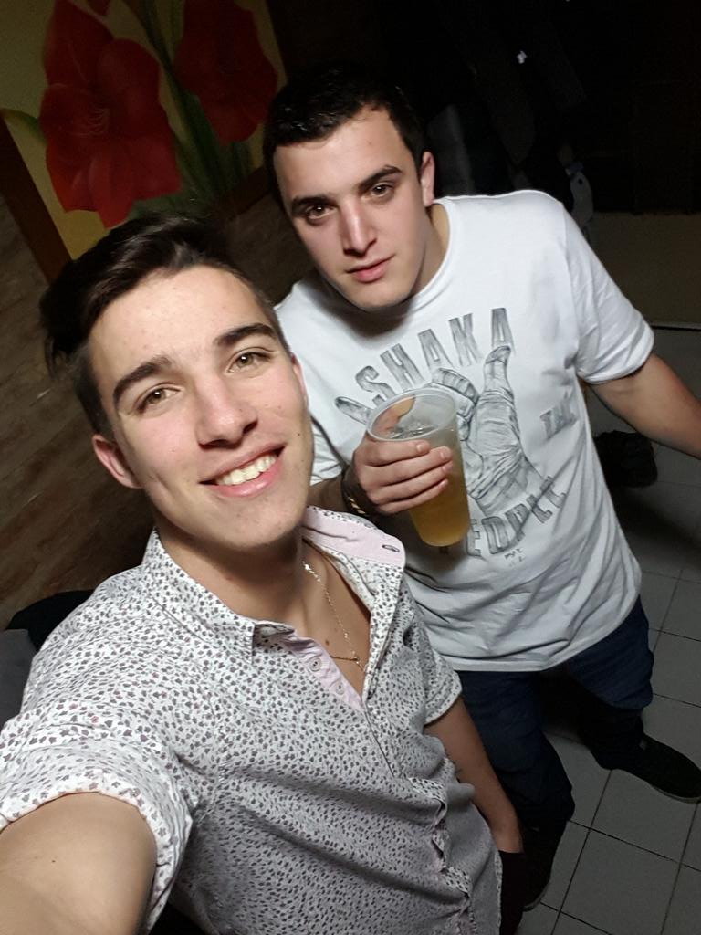 MickyBlueMJ's tweet photo. Preparando el sabado de @MickyBlueMJ  #vamosaMICKY @Aguternavasio @Grillofacu #publicas https://t.co/qQEYF9YCvh