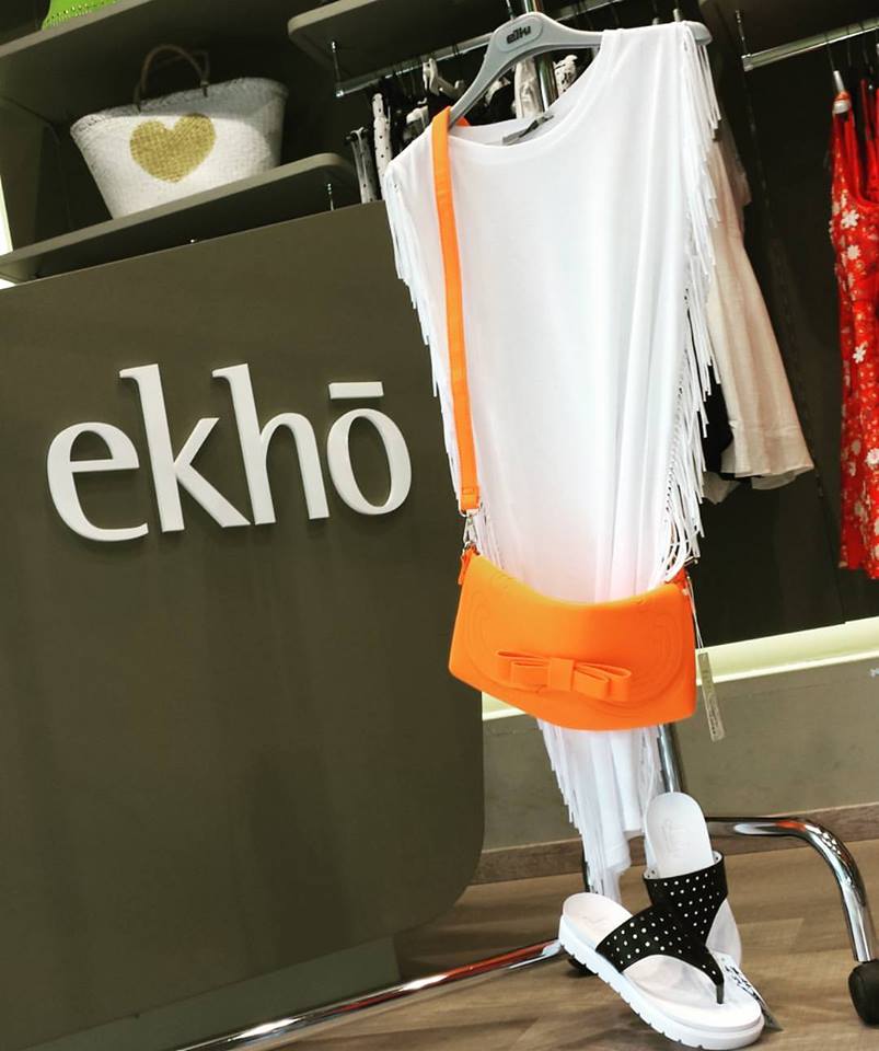 EkhoModa's tweet photo. #OutFit #ShoppingMattutino ⛅✌😉 #BlackAndWhite #Fluo #Colors #Dress #Shoes #Bag #FrangeILove #Must 😍❤🔝@BonavitaErika https://t.co/1lPvfWFQxe