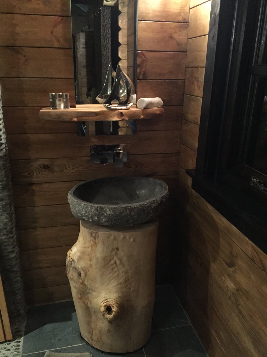 HotelSkye's tweet photo. Flodigarry Hotel Garden Lodge Room is open for bookings!! https://t.co/9kE98xrxPR https://t.co/1oyzn3RkYS