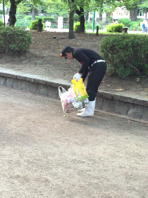 ポケモンgoの聖地 鶴舞公園で ロケット団 がゴミ拾い イケメンすぎる 全文表示 Jタウンネット