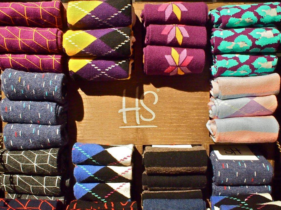 TelonMen's tweet photo. #HappySocks to make your weekend #Happier :-) only at #Telon #MixPrints #BrightColors #MixnMatch https://t.co/ZlnR1u4zhg