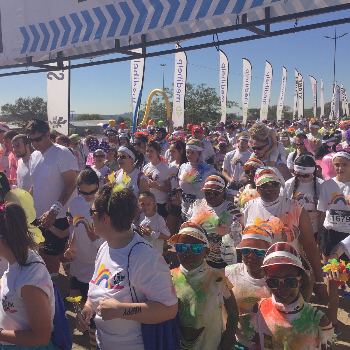 MisterJacques's tweet image. '@jacarandafm @CapitecBankSA #TheColorRunSA #Happiest5K #CapitecLiveBetter 3000 runners/walkers and some #Dogs