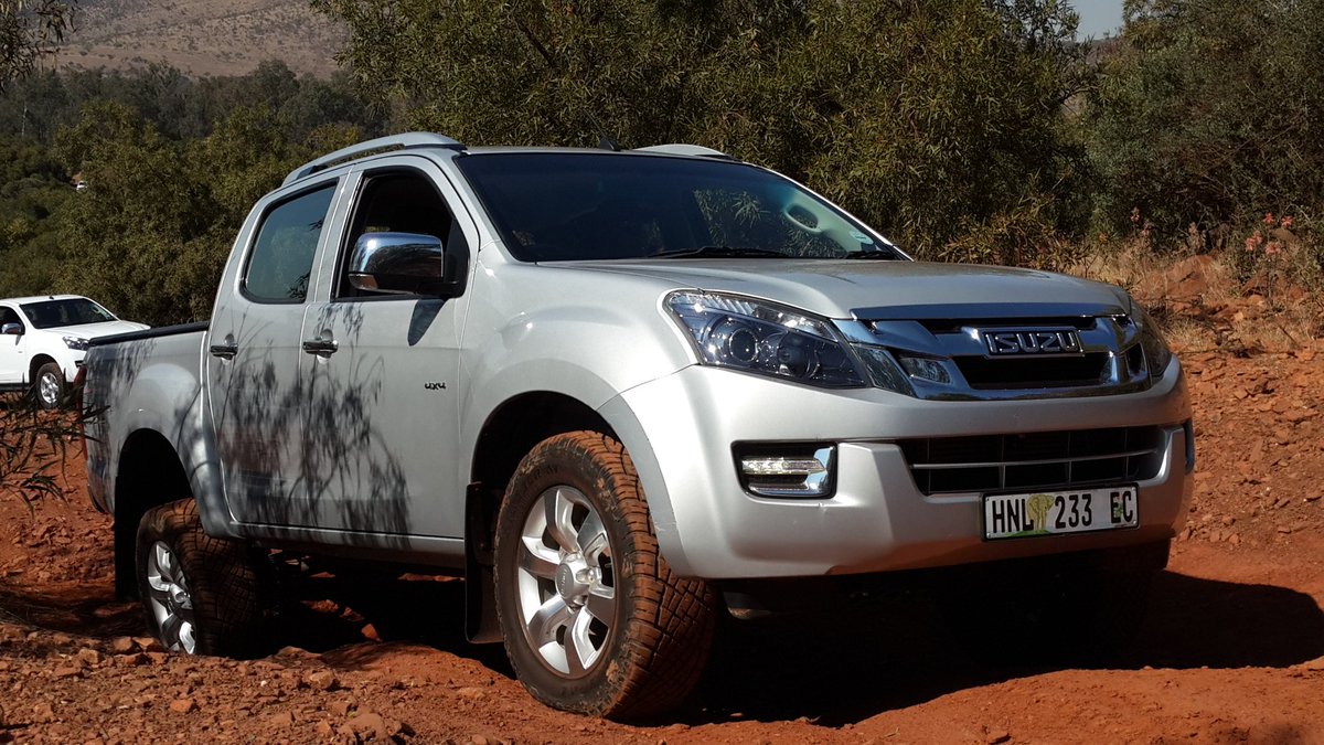 derekkie's tweet photo. Nothing like a bit of fresh air and wheel articulation for breakfast @isuzusa https://t.co/9j1C7IjH7O