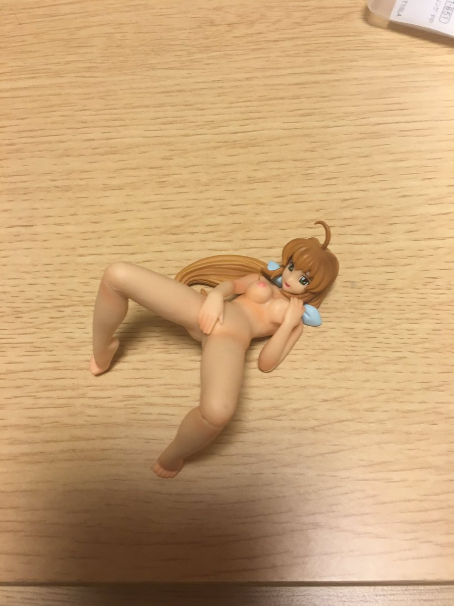 gadaice_'s tweet photo. 俺  ﾁｬﾘﾝﾁｬﾘﾝ(お金を入れてる)

外人男 ｢مساء الخير｣ (俺を見ながら彼女になにか話している)

外人女 ｢のぅっ！！！｣

外人たち立ち去る

以上が僕の今日のハイライトです https://t.co/8aJB1mL8dG