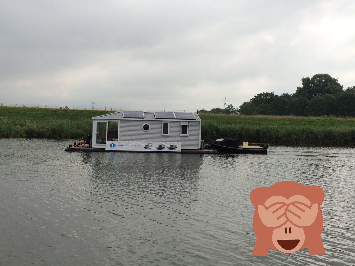 Gera1960T's tweet photo. Wat dacht je van dit mooie JACHT#ruimte#milieu bewust#zonnepanelen#OMG https://t.co/bONkY2TDAD
