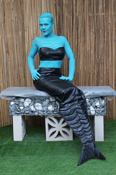 Another from my blue shoot after #seaofhull The perfect opportunity to be a #mermaid You like? #bodypaint<a href="/tag/seaofhull"class="tags">#seaofhull</a><a href="/tag/mermaid"class="tags"><span>#mermaid</span></a><a href="/tag/rt"class="tags"><span>#rt</span></a><a href="/tag/bodypaint"class="tags"><span>#bodypaint</span></a>
