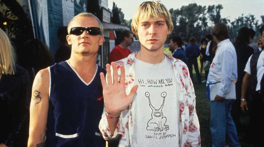 hateyouridols's tweet photo. Saying Hello, or asking for five grams??
#Nirvana #rhcp @PunkOrNot #kurtcobain #flearhcp #redhotchilipeppers https://t.co/mOooS6EByD