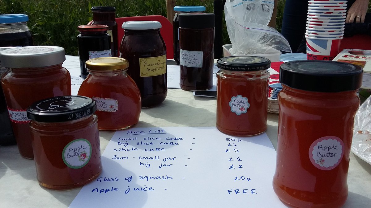 NewLifeOldWest's tweet photo. Don't miss Apple Day in Welney today, try some local orchard produce and learn about honey bees! #OuseFest2016 https://t.co/imiZEb28oo