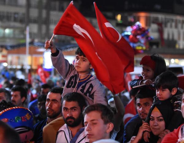 Sivas Cumhuriyet Meydanında ki "Demokrasi Mitingi"nde Sivaslı kardeşlerimizle birlikte olduk.Ve onlara hitap ettik.