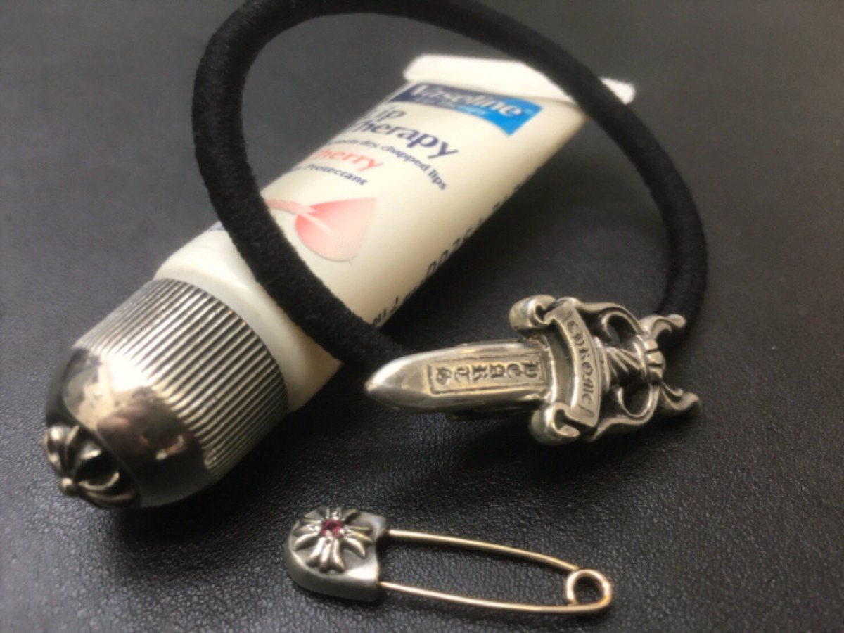 リアルクローズ リアクロ シルバーアクセサリー買取専門 旧 サザンクロス En Twitter Chrome Hearts ワセリンキャップ ダガーヘアバンド セーフティーピンｗ 1ルビーお買取致しました W どれも贅沢な一品ですね クロムハーツ特設サイト T Co