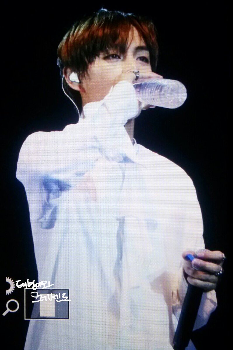 lovewith_v's tweet photo. [PREVIEW] 160730 Taehyung @ #EPILOGUEinManila #V #뷔 #태형 #태태 #CG_V #방탄소년단 
© crescendo_1230 https://t.co/zjbC5hbMX3