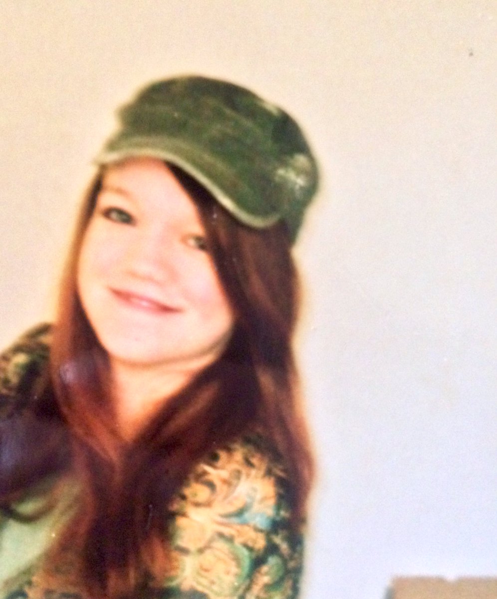 BulldogSmiles's tweet photo. @mandmdirect 10 years ago I was 18 #TurnbackTen @TeenageCancer https://t.co/ALlYzoKbmh