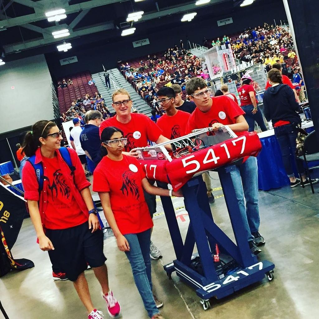 FIRSTinTexas's tweet photo. #UILRobotics https://t.co/EtRXD0w0sn