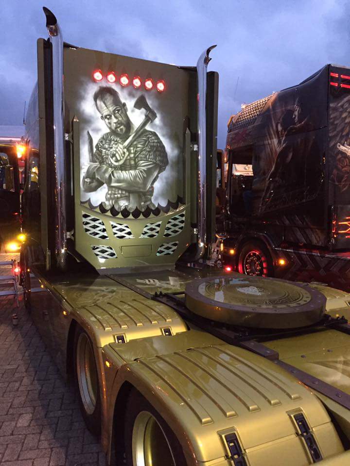 JimNslund1's tweet photo. Truckstar festival tt circuit i assen  #viking #berthonshotrod #fromsweden #berthon viking https://t.co/kYsaEAsofb
