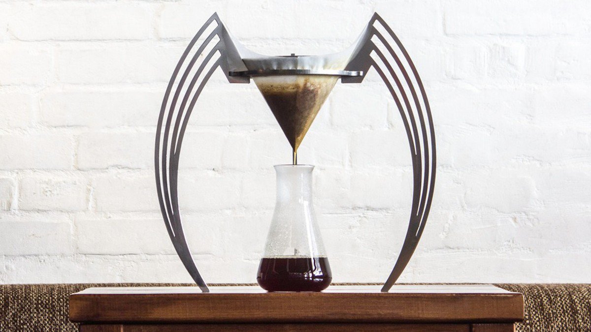 outsidemagazine's tweet photo. This futuristic coffee brewer will make the smoothest cup of your life: https://t.co/3U1OidpdM5 https://t.co/e6mvJk8jag