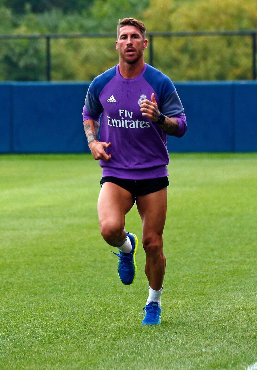 SergioRamos's tweet photo. Otra sesión finalizada.
¡Cogiendo ritmo! 
Another session finished. 
Picking up the pace!
✌🏃👌⚽
#HalaMadrid https://t.co/mJiHLix4Sh