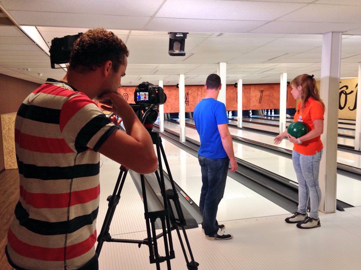 anneschulze's tweet image. Another day at the office! Vandaag voor @NBF_Bowlen filmpjes opgenomen waarin bowlingtoppers tips geven. Leerzaam!