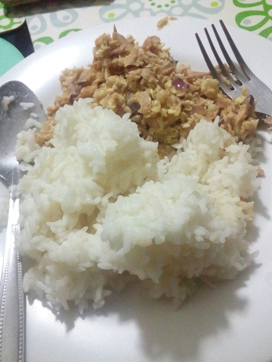 tobleroooone's tweet photo. Yung sobrang gutom mo after ng #OneENConference π https://t.co/3aGWPM5cCq