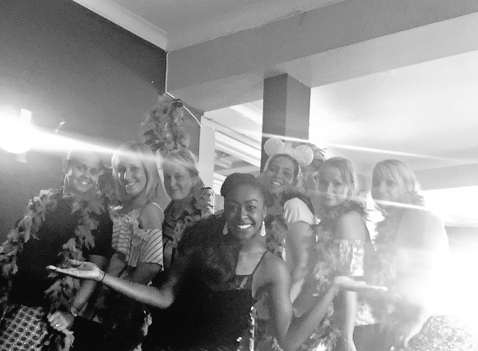 RiriCaboose's tweet photo. Taught a #Burlesque #HenParty today to some lovely ladies who coincidentally happened to be Folly Fans! Small World! https://t.co/UtJkNa3wNp