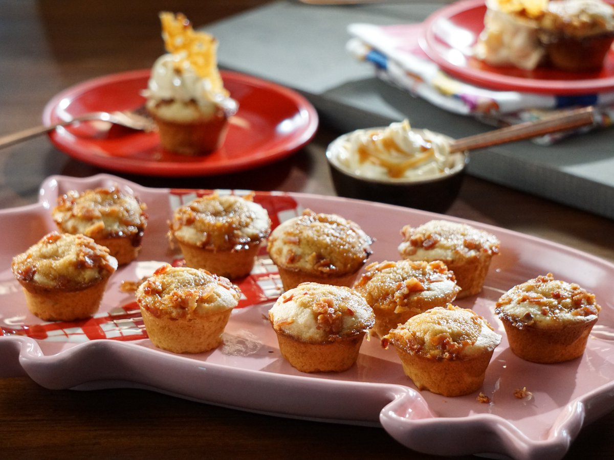 FoodNetwork's tweet photo. Don't miss @Wolfiesmom's Bacon Caramel Scuffin (scone + muffin) on #HomeCooking at 12|11c: https://t.co/iTxO5IzMlX. https://t.co/nd9DEhXXd2