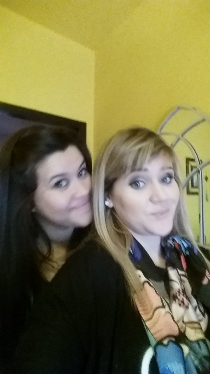 CHINASCJS's tweet image. #Hermanas